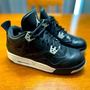 Air Jordan 4 Retro 6Y or 6.5 women’s